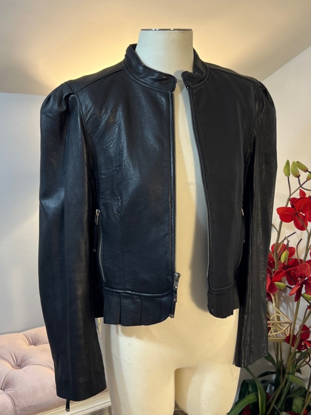 Juicy Couture Black Leather Cropped Moto Jacket Puff Sleeve Pleated Hem Size XL